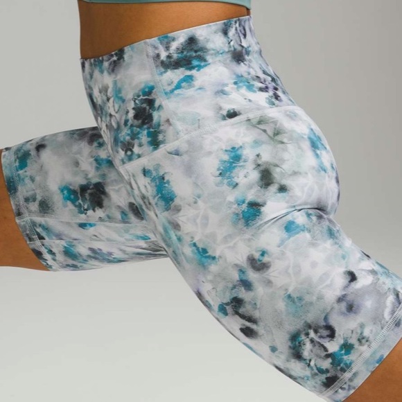 Lululemon Align Short 8"
Kaleidofloral Multi - Picture 2 of 9